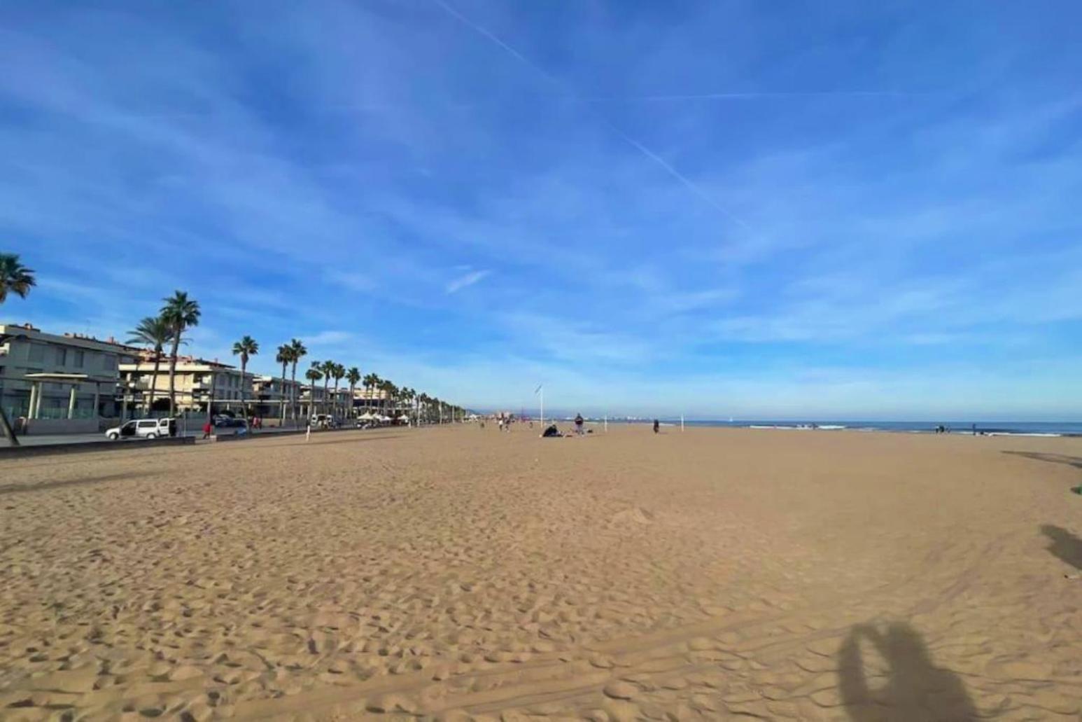 Apto. Luminoso Con Vistas En Playa De La Patacona Valencia Exteriör bild